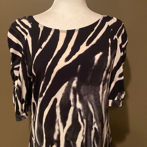 Chico’s Animal Print Dress Size Medium Black & White - Picture 2 of 9